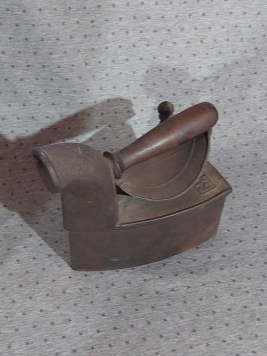 Ferros de engomar antigos