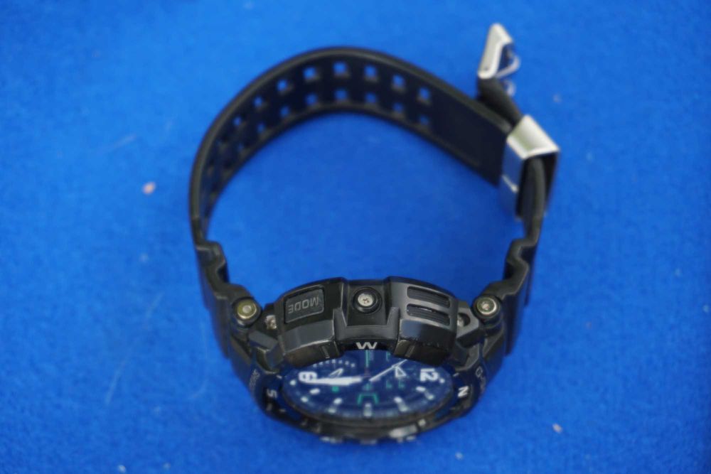 Casio GWA1100 G-Shock GW-A1100