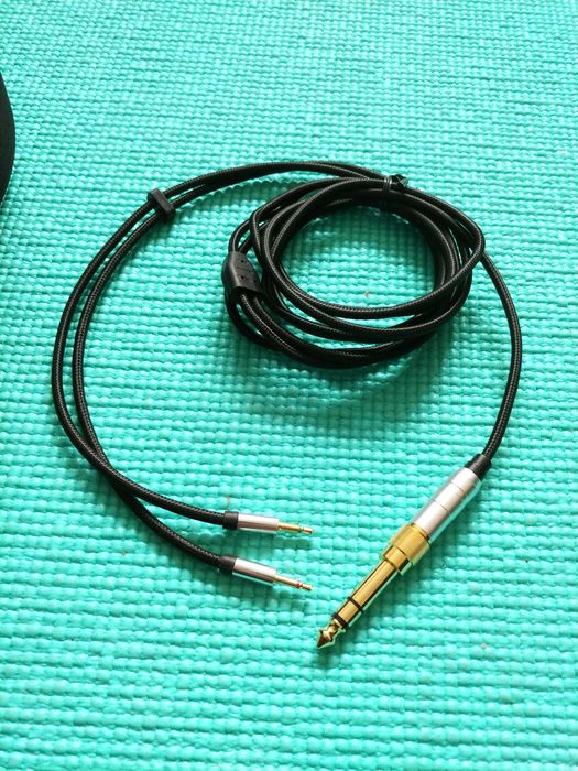 Monolith M565C закриті з кейсом та кабелем, робоче одне вухо, AS IS !