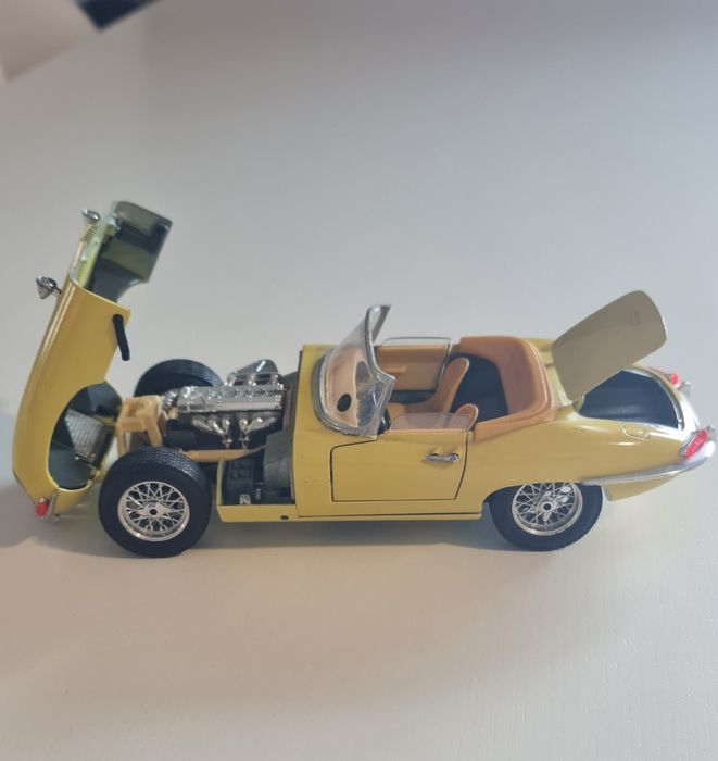 Venda Jaguar "E" 1961 escala 1/18