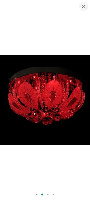 Люстра на пульту управління