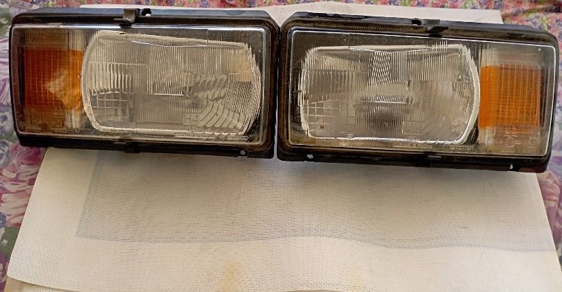 Продам передние фары на ваз.