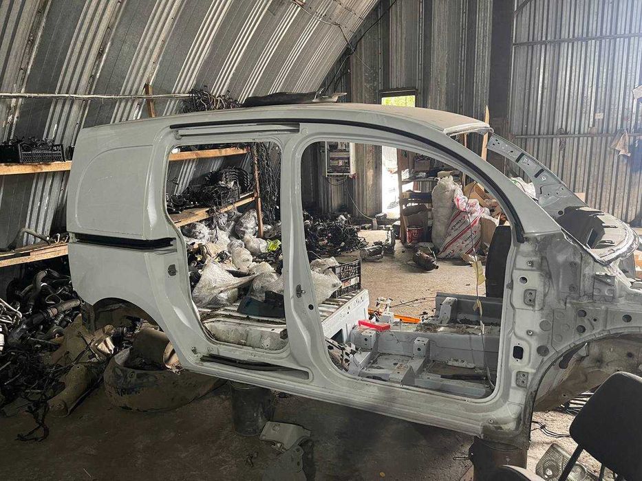 Бочина права Крило заднє Рено Кенго Renault Kangoo Mercedes Citan