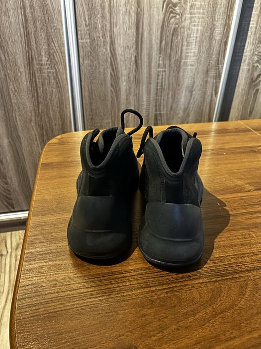 Adidas yeezy qntm onyx