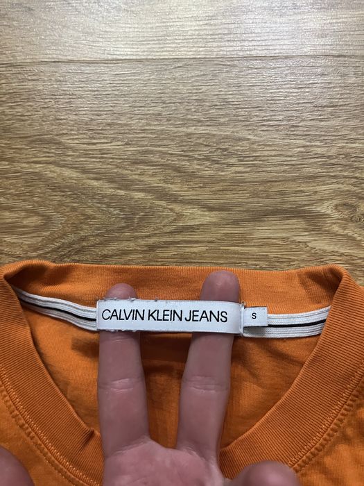 футболка Calvin Klein S розмір