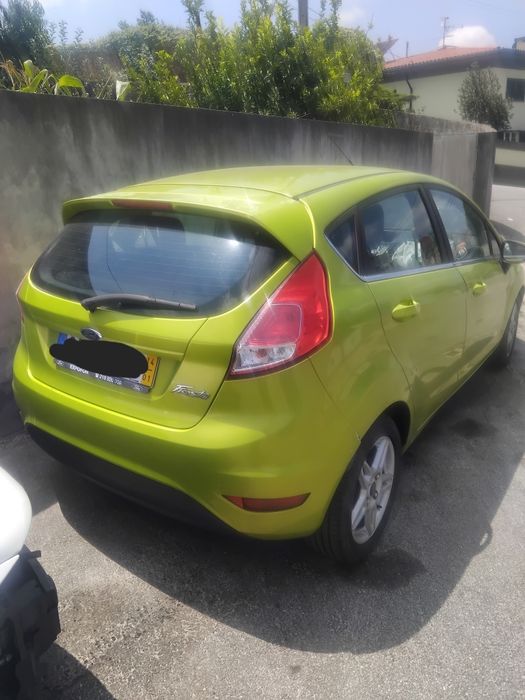 Vendo ford fiesta 1.5 TDCI  de 2014 nacional acidentado salvado