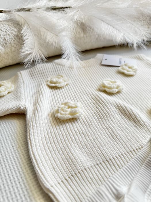 Sweterek niemowlęcy handmade kwiatuszki 74/80