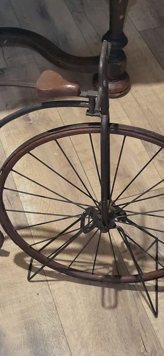 Stary metalowy Bicykl ze stojakiem  65cm
