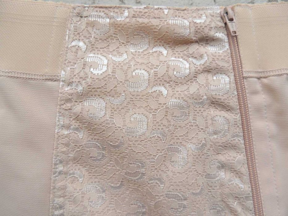 Pas do pończoch MODELUJĄCY Belfemme Switzerland roz 70