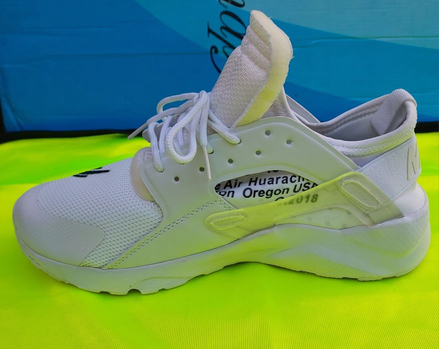 Кросівки легкі  Nike Huarache Fragment білі
