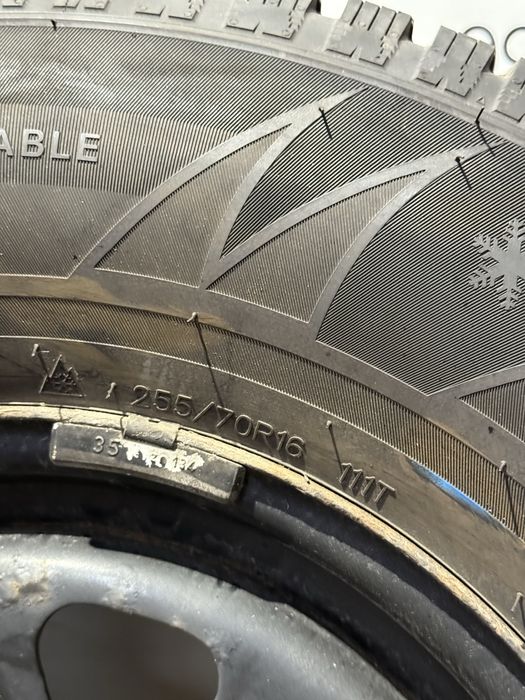 Колеса в зборі 255/70 R16 (зима),диски 6х139.7 R16 Nissan Terrano