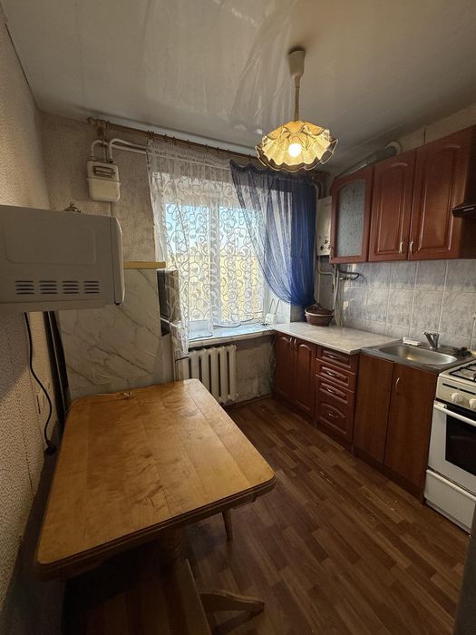 Продаж 2-х кімнатна по Станіслава Прощенка