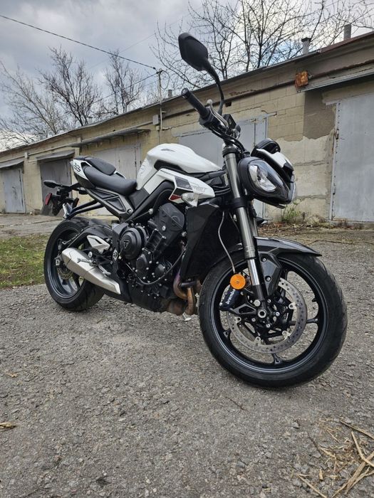 Triumph STREET TRIPlE 765