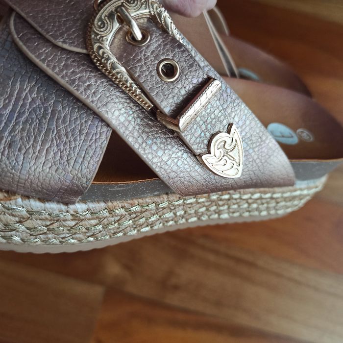 Chinelas novas  muito confortáveis