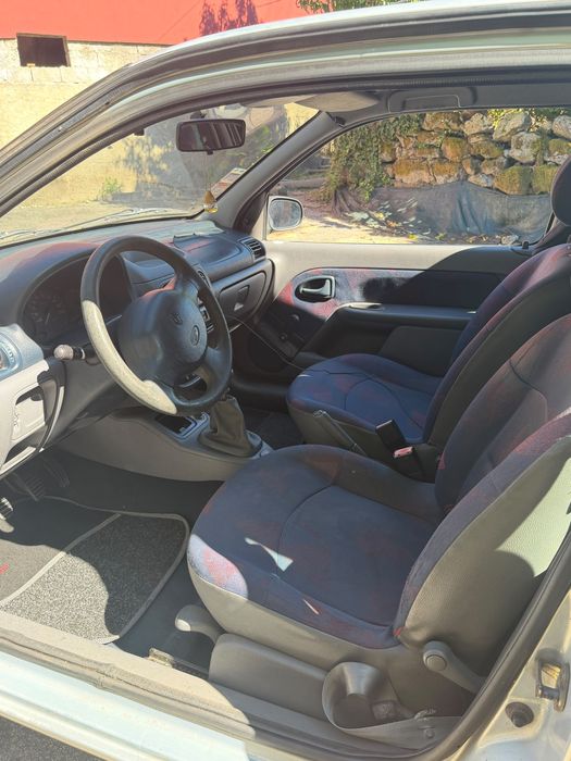 Renault Clio   1.9D. Ano 2000