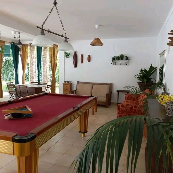 Casa de piscina T0 em Quinta muito sossegada.