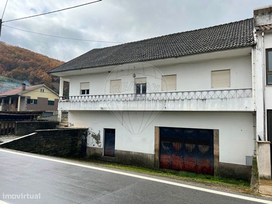 Moradia T4 para venda