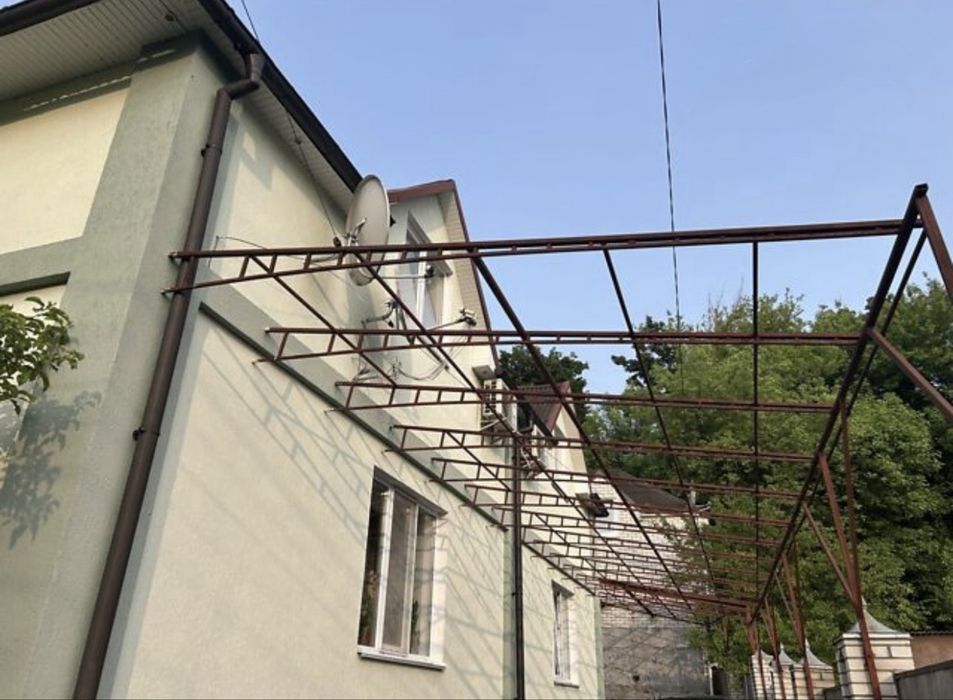Продам просторий будинок 240 м² + баня з басейном + гараж | 6,7 сотки | Торг