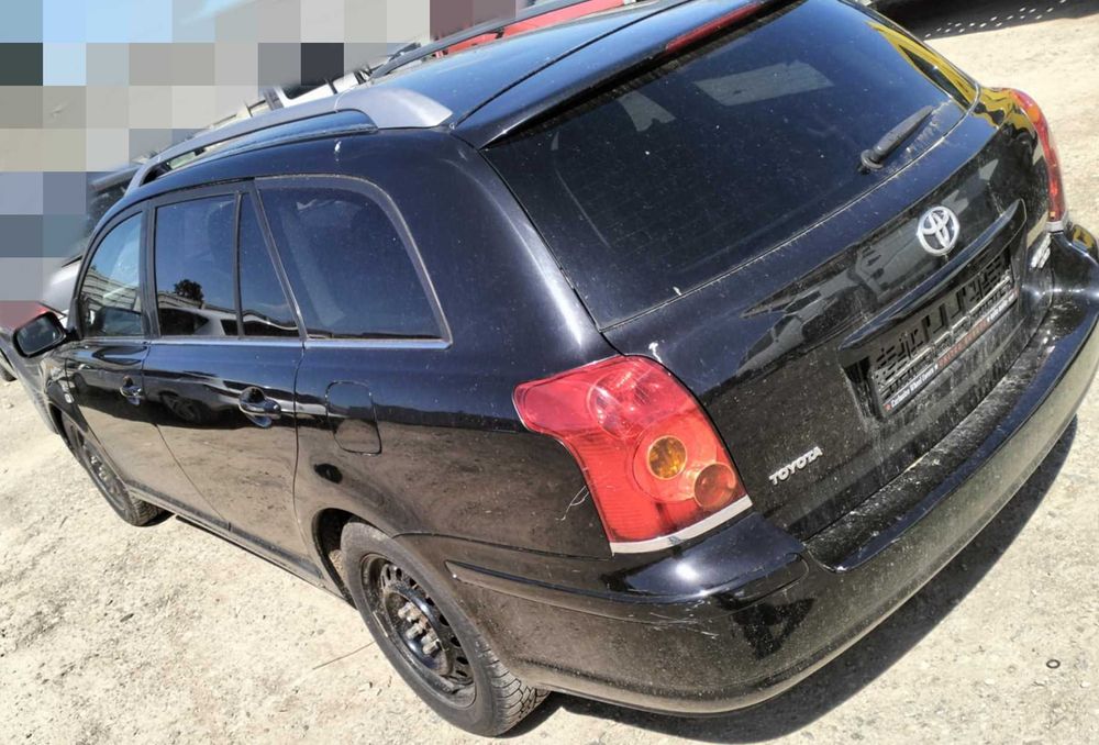 Części Toyota Avensis 4D4 2.0 diesel kolory
