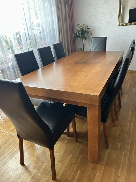 Stół rozkładany i 8 krzeseł ze skóry naturalnej