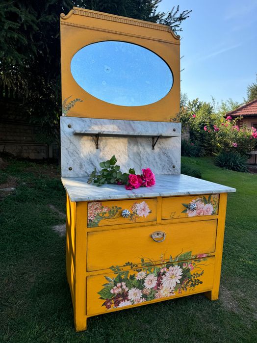 Komoda/toaletka z marmurowym blatet