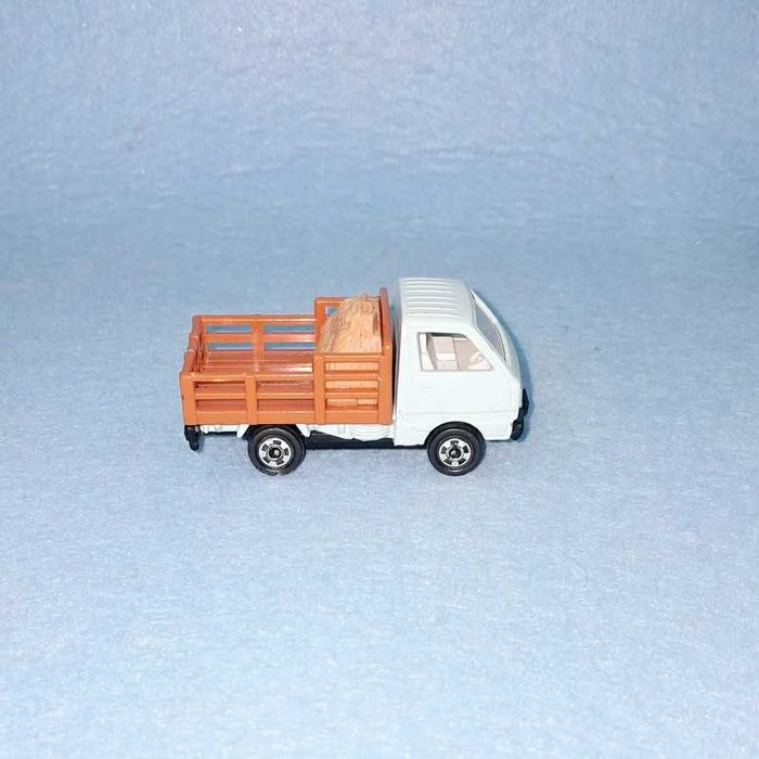 Miniatura antiga Tomica Suzuki Carry