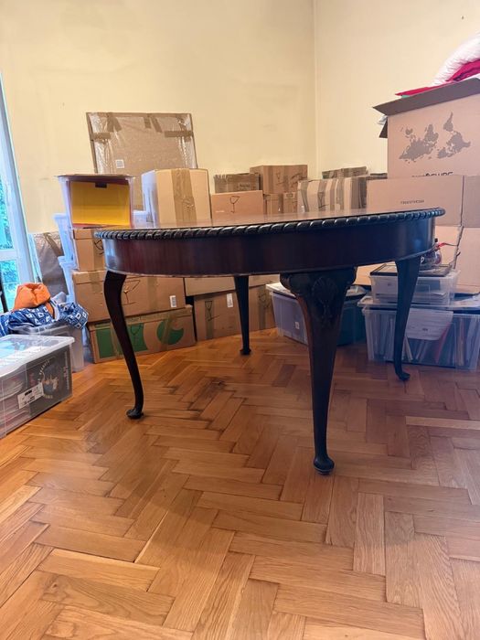 Stoł i komoda Chippendale