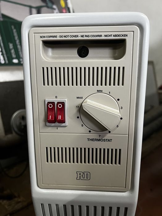 Radiador Elétrico a Óleo 1500W com Termóstato