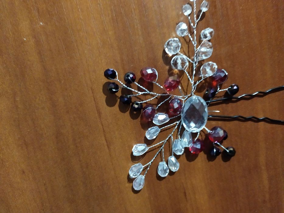 Веточки из бусин на шпильках