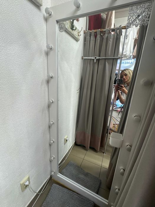 Дзеркало в повний зріст з ЛЕД підсвічуванням