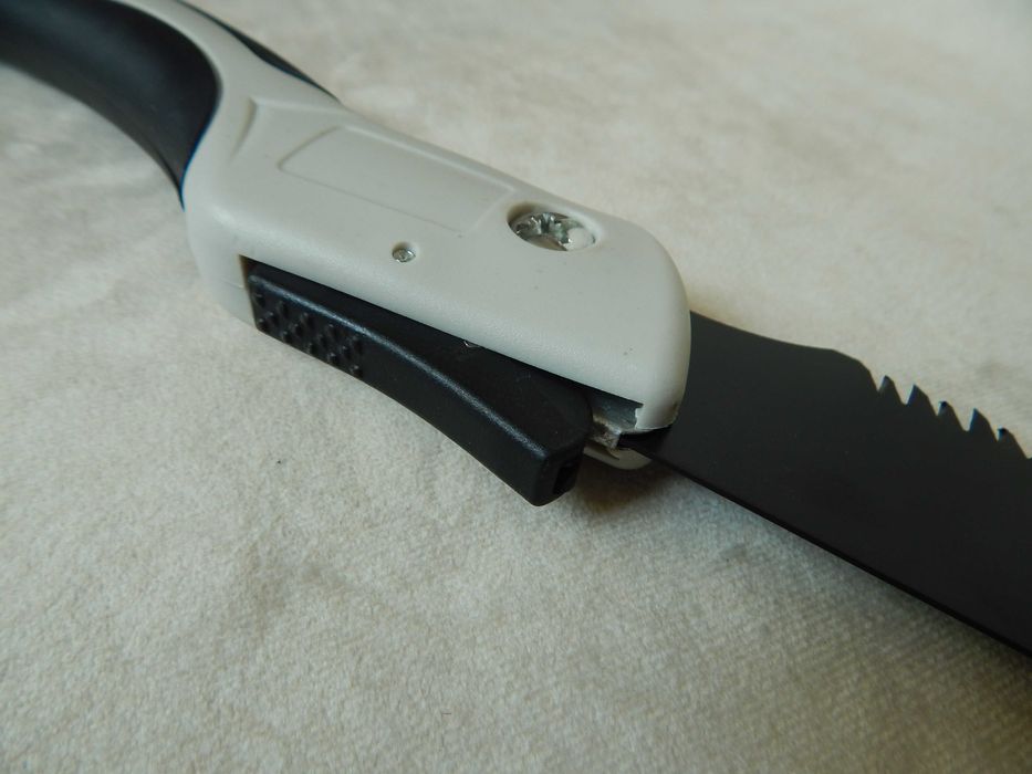 Пила складная, длина лезвия - 300 мм.