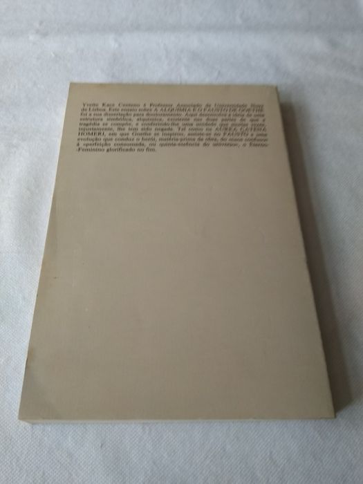 A Alquimia e o Fausto de Goethe de Y. K. Centeno