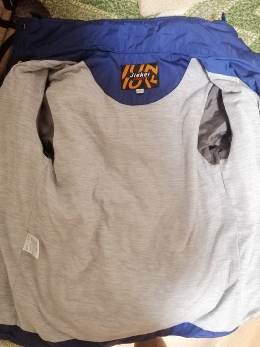 Весенняя куртка на мальчика