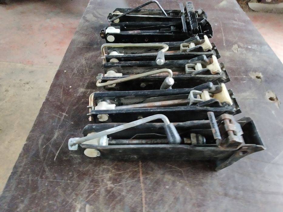 Домкраты автомобильные оригинальные