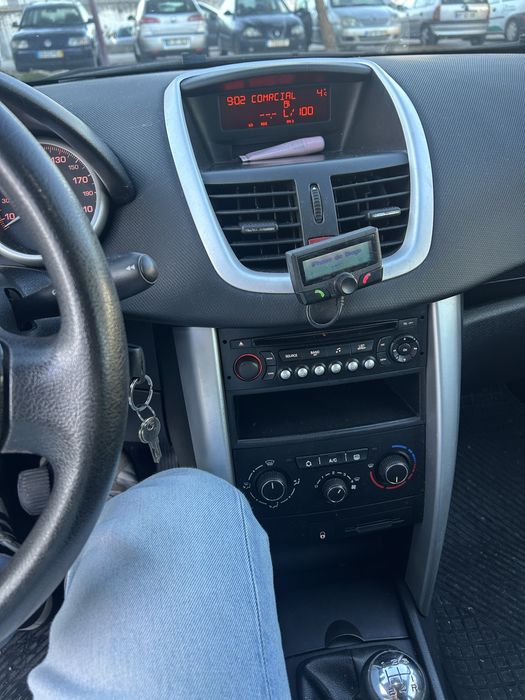 Peugeot 207 1.4hdi comercial 2011