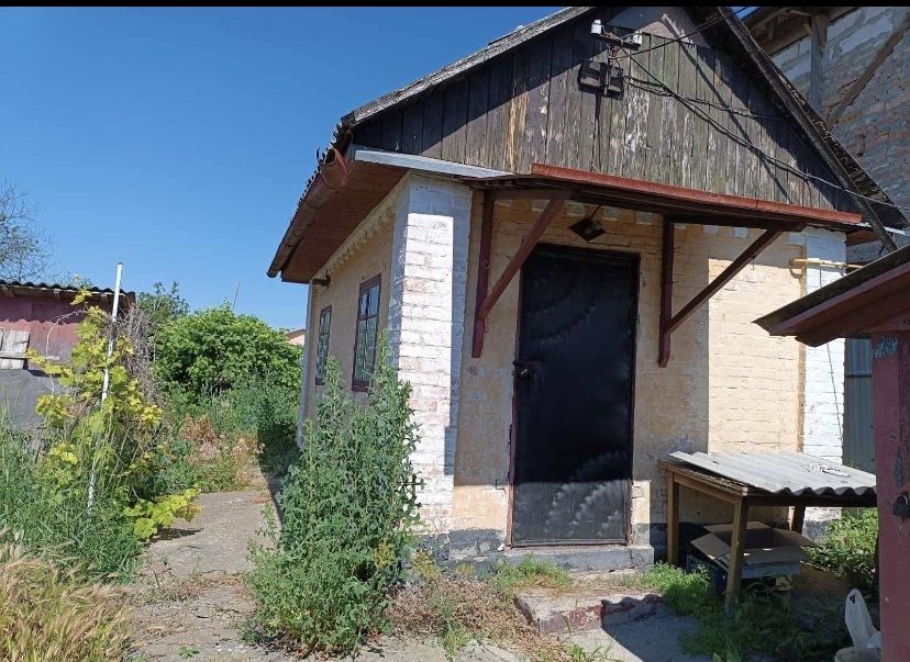 Продаж  частини будинку з окремим  входом
