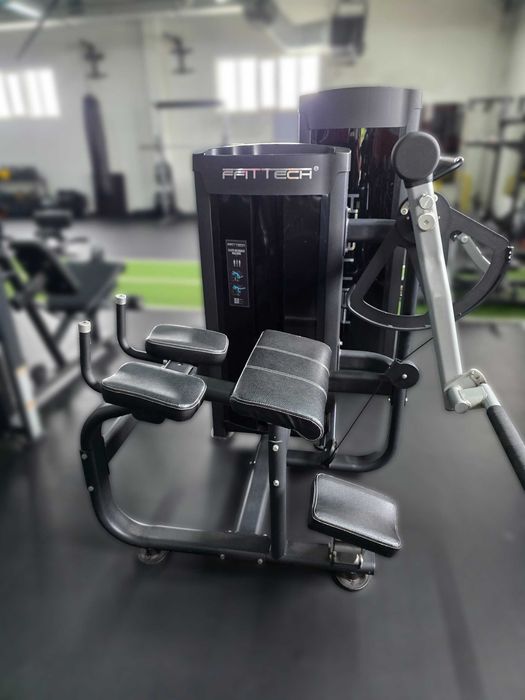 Ginásio Musculação | Máquina Profissional de Glúteos Kickback FFITTECH – Como Nova