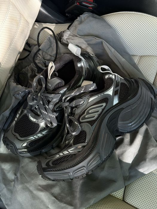 Продам Balenciaga 6xl