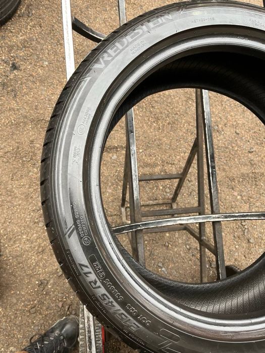 Шины бу 215 45 R 17 Vredestein ultrac AO лето пара резина