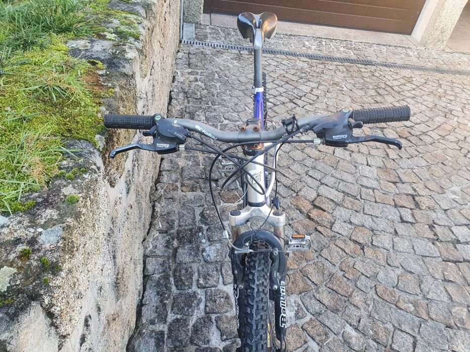 Bicicleta btt em alumínio