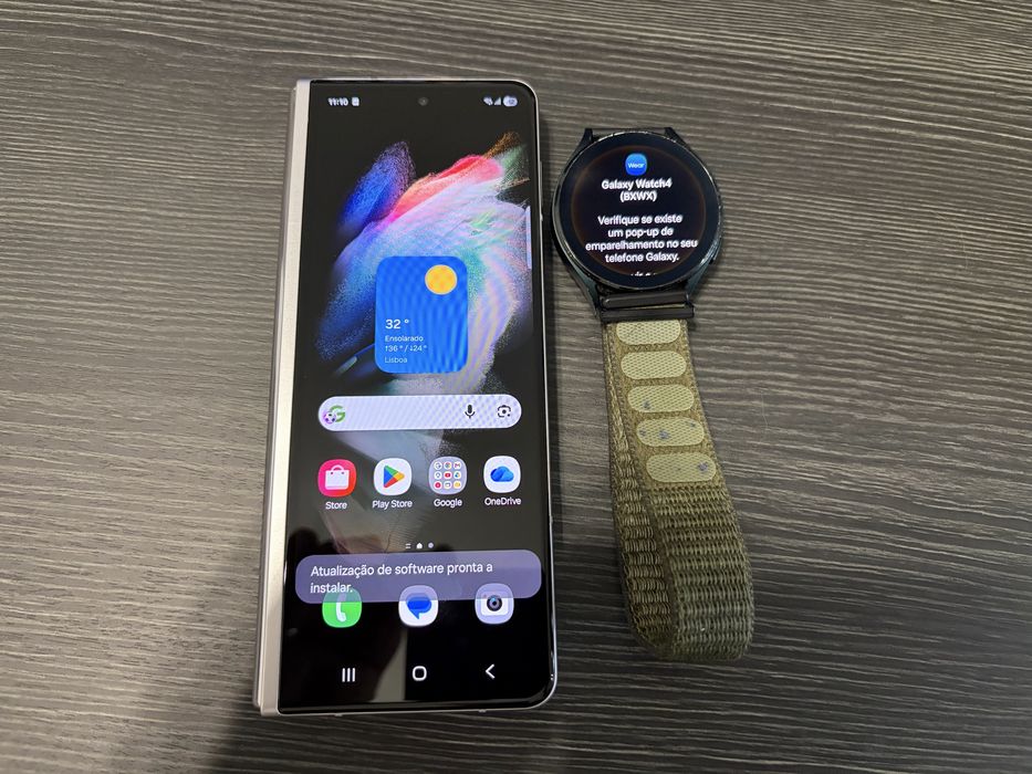 Samsung Galaxy Z Flip 3 + Galaxy Watch 4