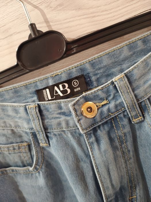 Jeansy damskie Answear