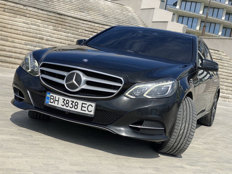 Продаєтся автомобіль Mersedes Benz E300 Hybrid W212 2013г в