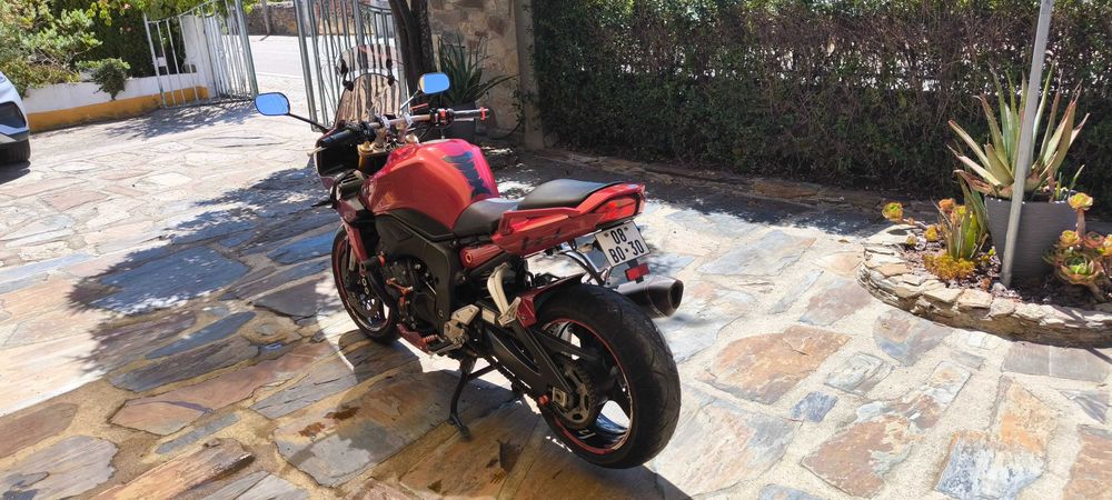 Yamaha FZ1-S — 38.000 km — Akrapovič — Muitos Extras