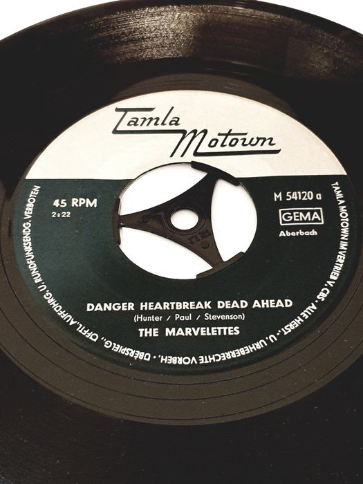 Vintage disco 45 RPM em vinil Tamla Motown  The Marvelettes