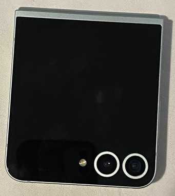 Samsung Galaxy Z Flip 6 5G 12/256GB – Mint – Ecrã & Bateria Novos