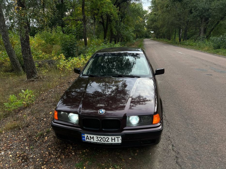 Продам! BMW e36 318і  в хорошому стані