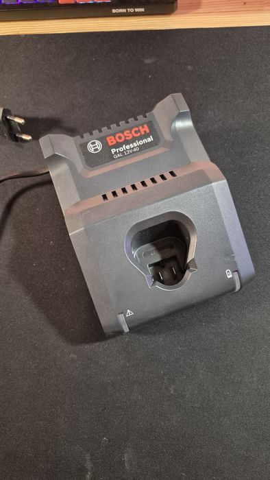 Зарядний пристрій Bosch Professional GAL 12V-40