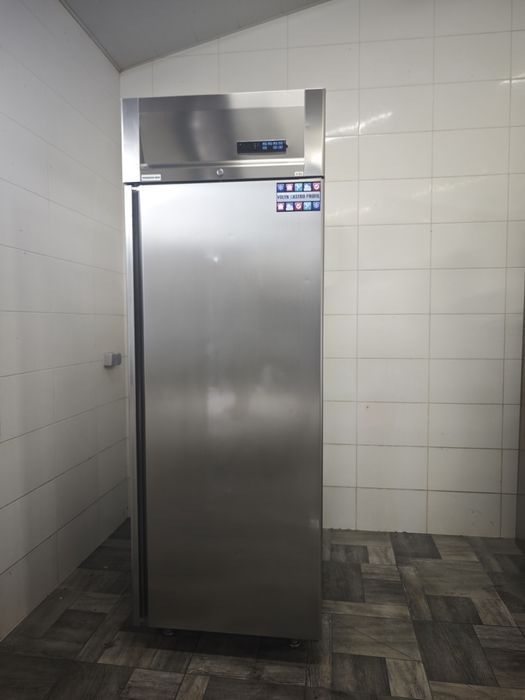 Холодильник професійний 700л Eurocool Німеччина