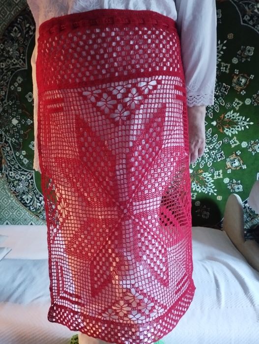 Фартух припинда/запаска в'язаний гачком. Висота 74см, ширина 48см.